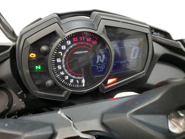 JKAEXEJ13HDA01909 - 2017 KAWASAKI EX650 J ნაცრისფერი ფოტო 8