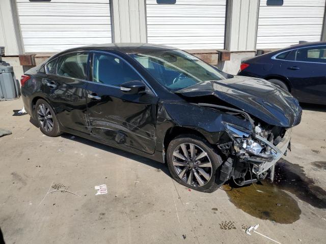 1N4AL3AP5HC136682 - 2017 NISSAN ALTIMA 2.5 BLACK photo 4