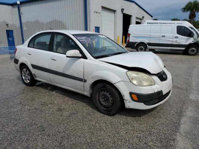 KNADE123066167347 - 2006 KIA RIO WHITE photo 4