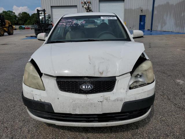 KNADE123066167347 - 2006 KIA RIO WHITE photo 5