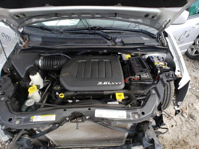 2D4RN3DG1BR700686 - 2011 DODGE GRAND CARA MAINSTREET SILVER photo 11