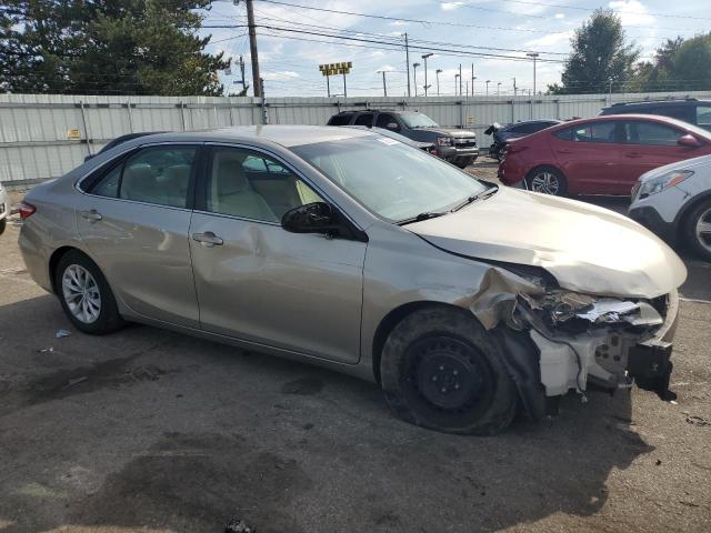 4T4BF1FKXFR465572 - 2015 TOYOTA CAMRY LE SILVER photo 4