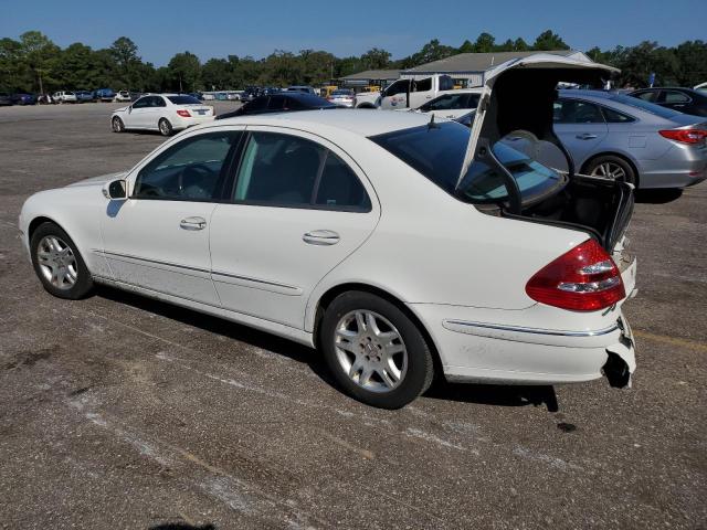 WDBUF65J85A707772 - 2005 MERCEDES-BENZ E 320 WHITE photo 2