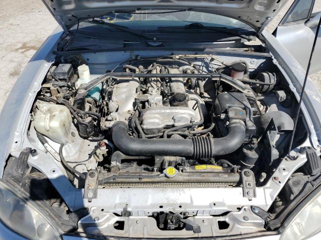 JM1NB353330302343 - 2003 MAZDA MX-5 MIATA BASE SILVER photo 11