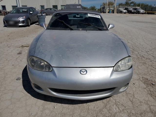 JM1NB353330302343 - 2003 MAZDA MX-5 MIATA BASE SILVER photo 5