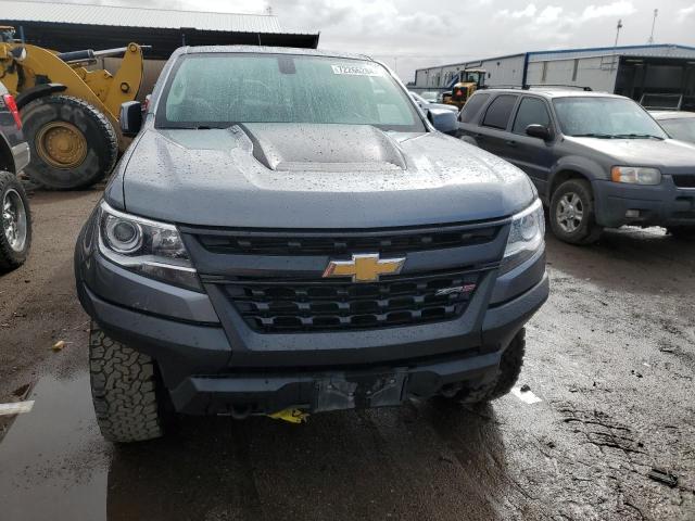 1GCPTEE14J1328246 - 2018 CHEVROLET COLORADO ZR2 GRAY photo 5