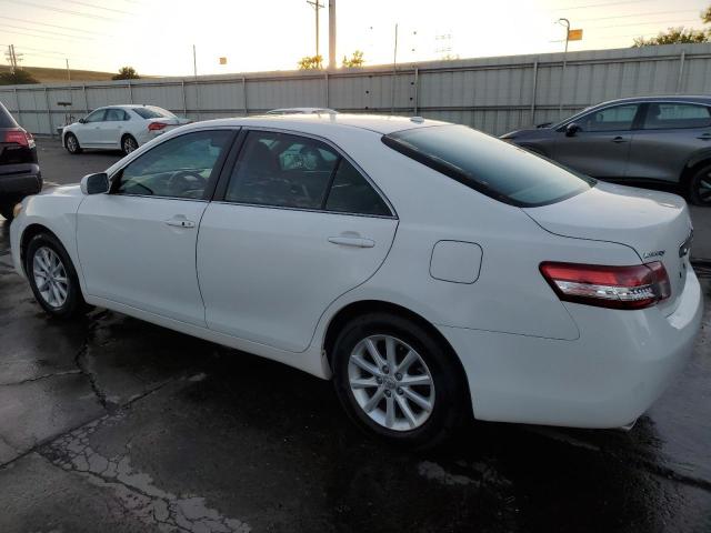 4T1BK3EK4BU632750 - 2011 TOYOTA CAMRY SE WHITE photo 2