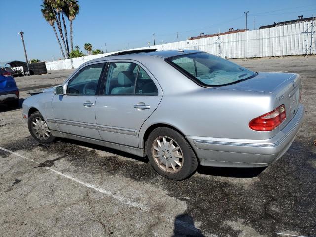 WDBJF65J1YB135221 - 2000 MERCEDES-BENZ E 320 SILVER photo 2