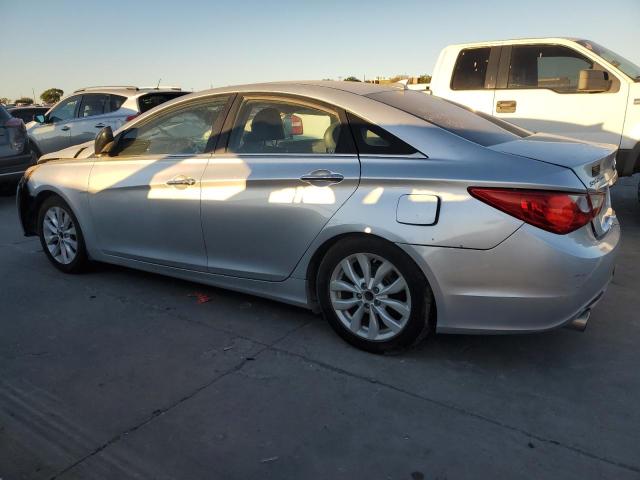 5NPEC4AC7DH574374 - 2013 HYUNDAI SONATA SE SILVER photo 2