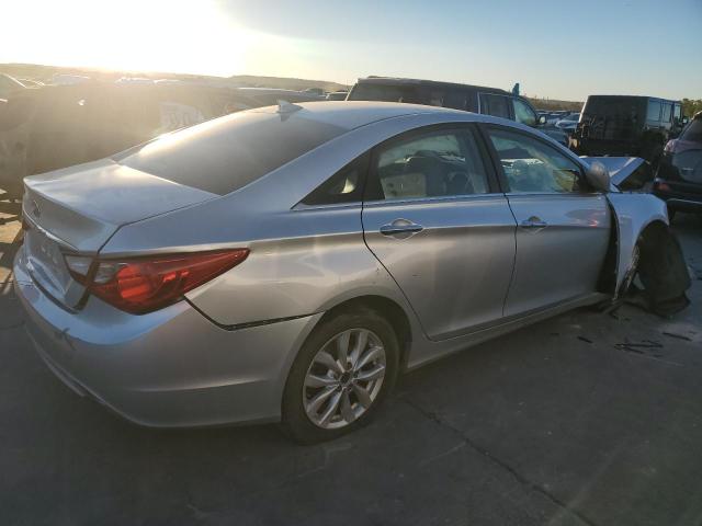 5NPEC4AC7DH574374 - 2013 HYUNDAI SONATA SE SILVER photo 3