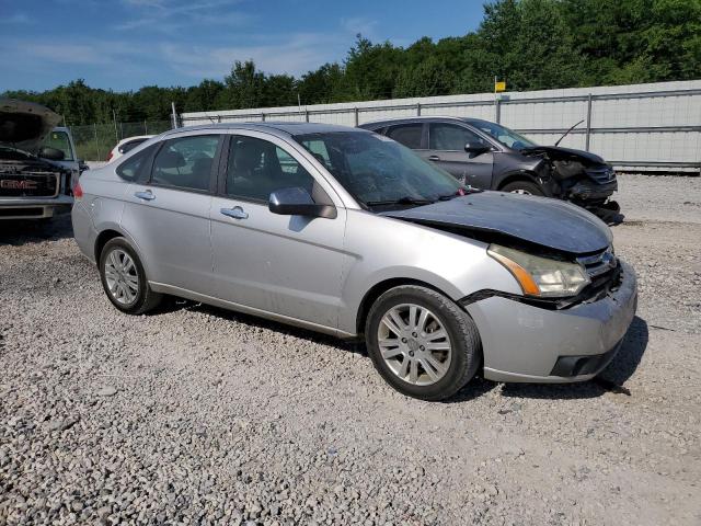 1FAHP3HN3AW159485 - 2010 FORD FOCUS SEL SILVER photo 4