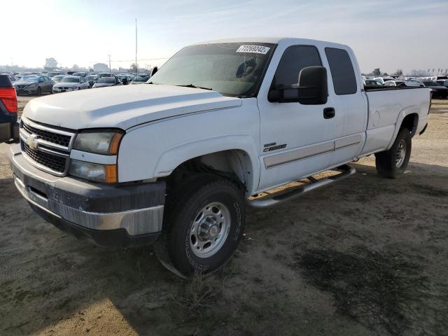 1GCHC29D36E220725 - 2006 CHEVROLET SILVERADO C2500 HEAVY DUTY WHITE photo 1