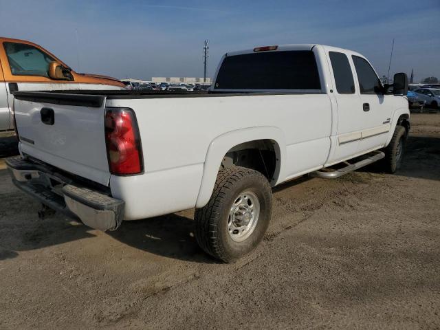 1GCHC29D36E220725 - 2006 CHEVROLET SILVERADO C2500 HEAVY DUTY WHITE photo 3