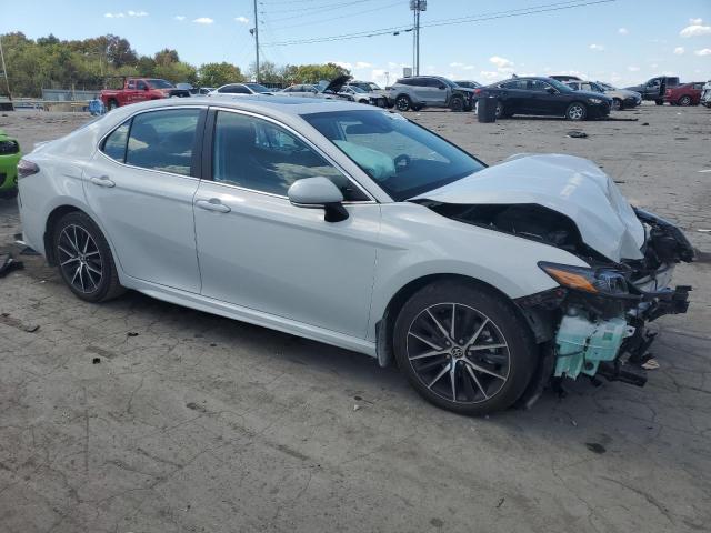 4T1G11AK2PU132080 - 2023 TOYOTA CAMRY SE NIGHT SHADE WHITE photo 4