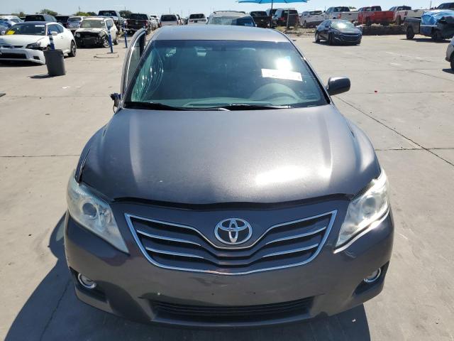 4T4BF3EK3BR110248 - 2011 TOYOTA CAMRY BASE GRAY photo 5