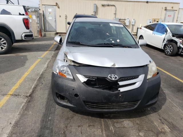 JTDBT923771084897 - 2007 TOYOTA YARIS SILVER photo 5