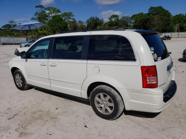 2A4RR2D15AR391109 - 2010 CHRYSLER TOWN & COU LX WHITE photo 2