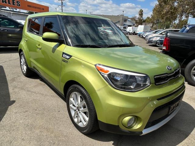 KNDJP3A58H7879147 - 2017 KIA SOUL + GREEN photo 1
