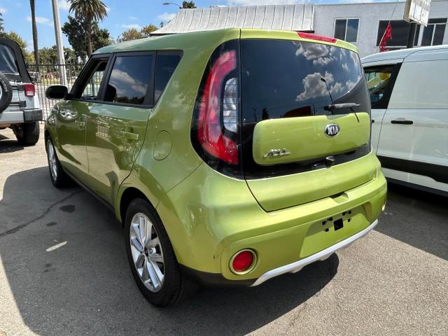 KNDJP3A58H7879147 - 2017 KIA SOUL + GREEN photo 3