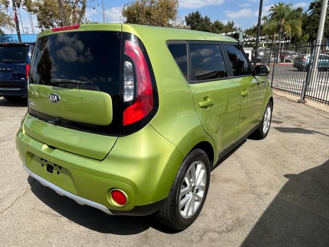 KNDJP3A58H7879147 - 2017 KIA SOUL + GREEN photo 4