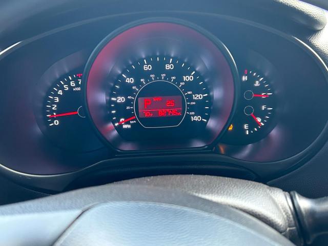 KNDJP3A58H7879147 - 2017 KIA SOUL + GREEN photo 8