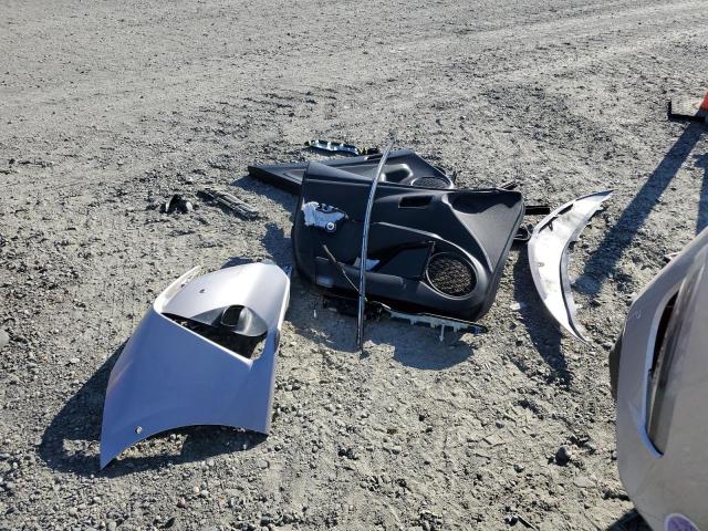 JTDKARFP8H3055286 - 2017 TOYOTA PRIUS PRIM 银色 照片 12