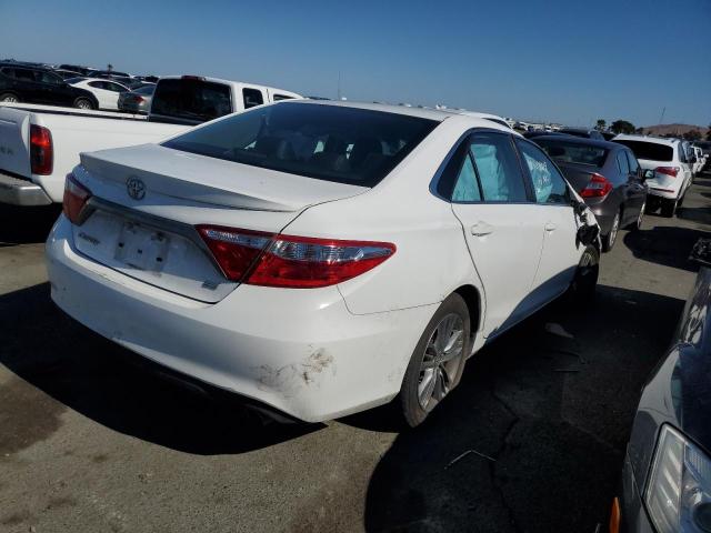 4T1BF1FK0HU447305 - 2017 TOYOTA CAMRY LE WHITE photo 3