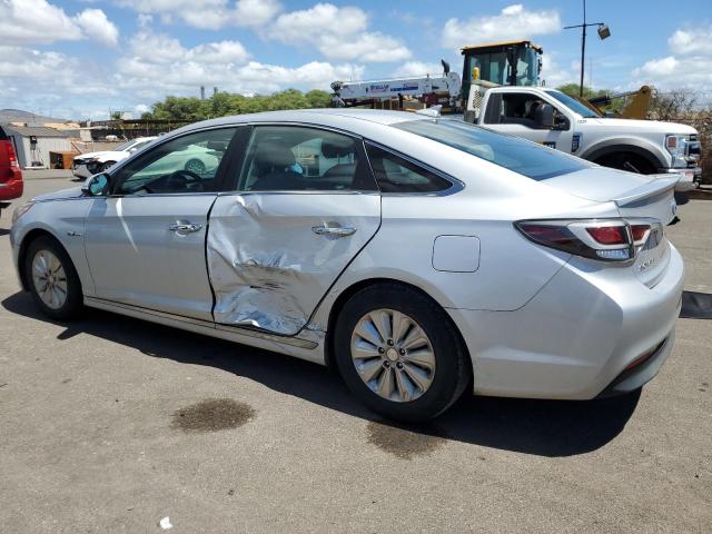 KMHE24L1XHA047677 - 2017 HYUNDAI SONATA HYBRID SILVER photo 2