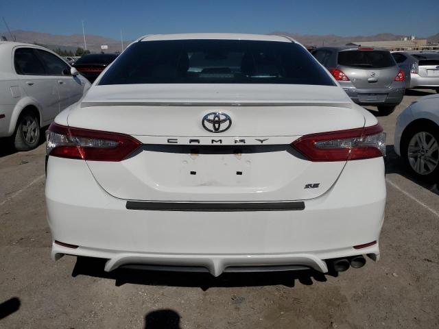 4T1B11HK1JU113673 - 2018 TOYOTA CAMRY L WHITE photo 6