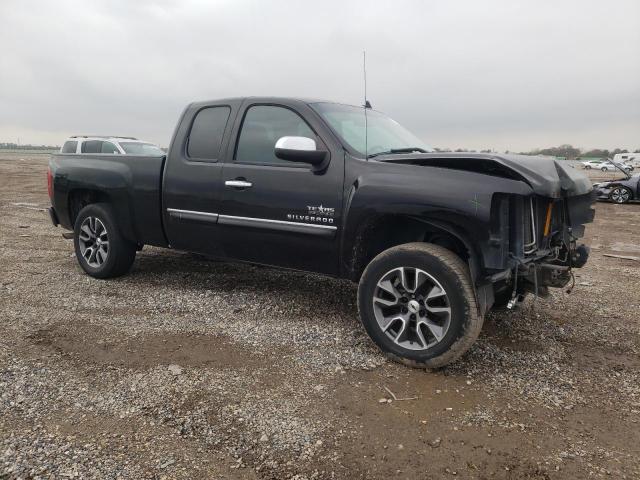 1GCRCSE03DZ158658 - 2013 CHEVROLET SILVERADO BLACK photo 4