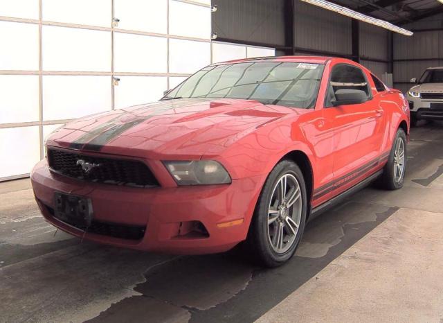 1ZVBP8AN0A5107953 - 2010 FORD MUSTANG RED photo 2