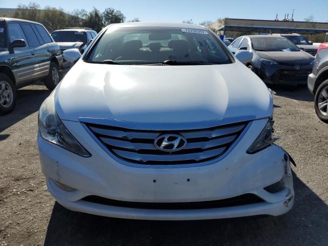 5NPEC4AC8BH240349 - 2011 HYUNDAI SONATA SE WHITE photo 5