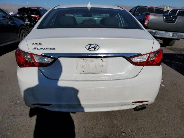 5NPEC4AC8BH240349 - 2011 HYUNDAI SONATA SE WHITE photo 6