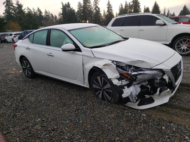 1N4BL4DW2NN362756 - 2022 NISSAN ALTIMA SV WHITE photo 4