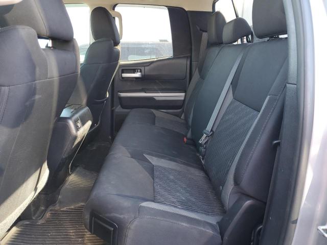 5TFUW5F10HX642900 - 2017 TOYOTA TUNDRA DOUBLE CAB SR/SR5 SILVER photo 10