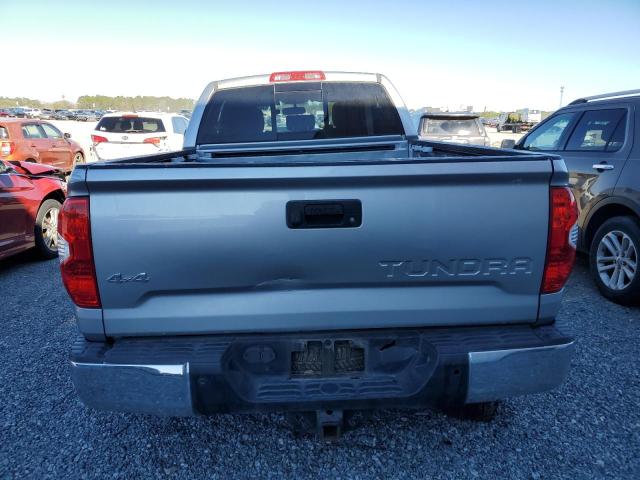5TFUW5F10HX642900 - 2017 TOYOTA TUNDRA DOUBLE CAB SR/SR5 SILVER photo 6