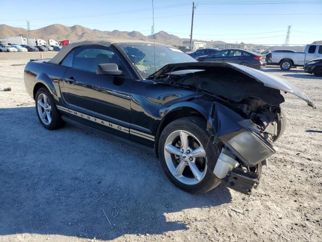 1ZVHT84N285209217 - 2008 FORD MUSTANG BLACK photo 4