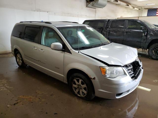 2A8HR54129R508698 - 2009 CHRYSLER TOWN & COU TOURING SILVER photo 4