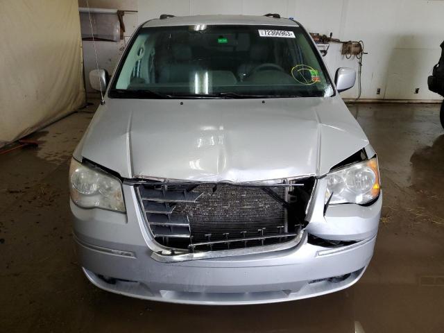 2A8HR54129R508698 - 2009 CHRYSLER TOWN & COU TOURING SILVER photo 5