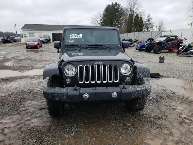 1C4BJWEG1GL210517 - 2016 JEEP WRANGLER U SAHARA BLACK photo 5