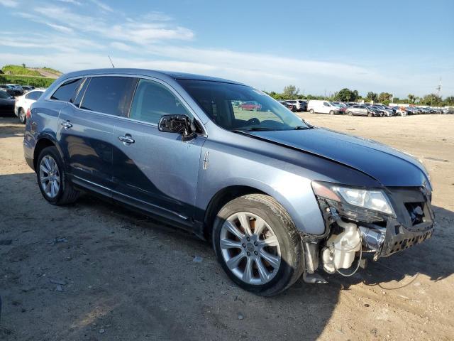 2LMHJ5FK3JBL01111 - 2018 LINCOLN MKT BLUE photo 4