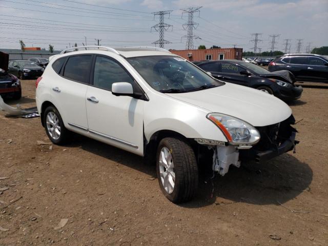 JN8AS5MV1DW656779 - 2013 NISSAN ROGUE S WHITE photo 4