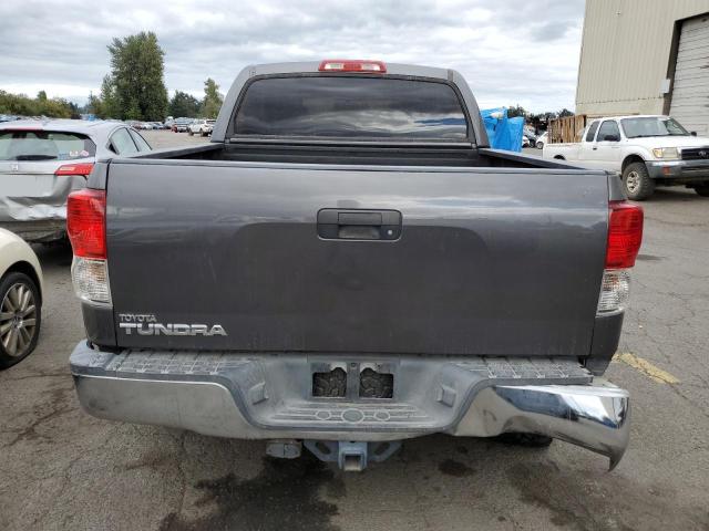 5TFEY5F13DX143940 - 2013 TOYOTA TUNDRA CREWMAX SR5 GRAY photo 6