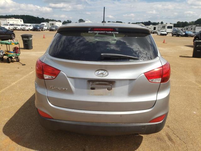 KM8JT3AF7FU074898 - 2015 HYUNDAI TUCSON GLS SILVER photo 6