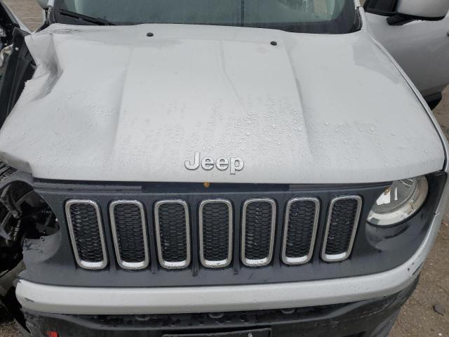 ZACCJBBBXJPH15979 - 2018 JEEP RENEGADE LATITUDE SILVER photo 12