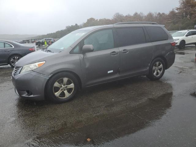 2015 TOYOTA SIENNA LE, 