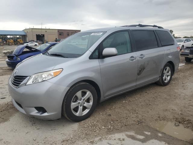 2013 TOYOTA SIENNA LE, 