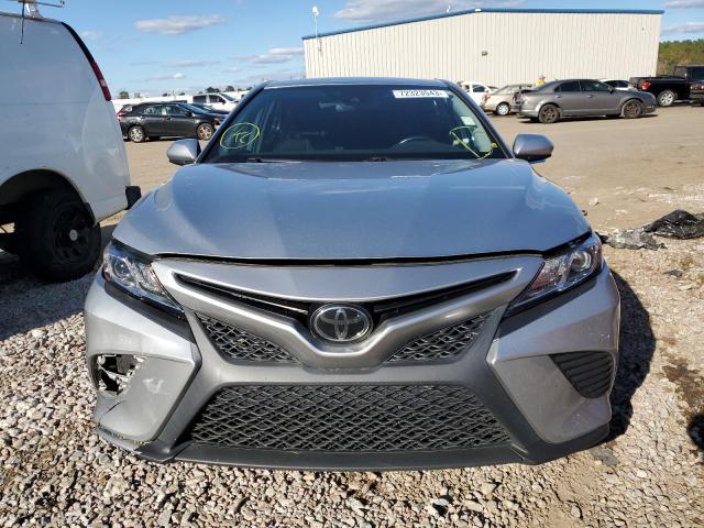 4T1G11AK3LU905536 - 2020 TOYOTA CAMRY SE SILVER photo 5