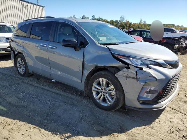 5TDXSKFC7PS075811 - 2023 TOYOTA SIENNA XSE SILVER photo 4