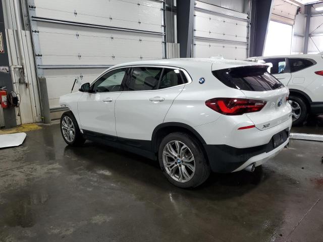 WBXYJ1C07M5S43527 - 2021 BMW X2 XDRIVE28I WHITE photo 2